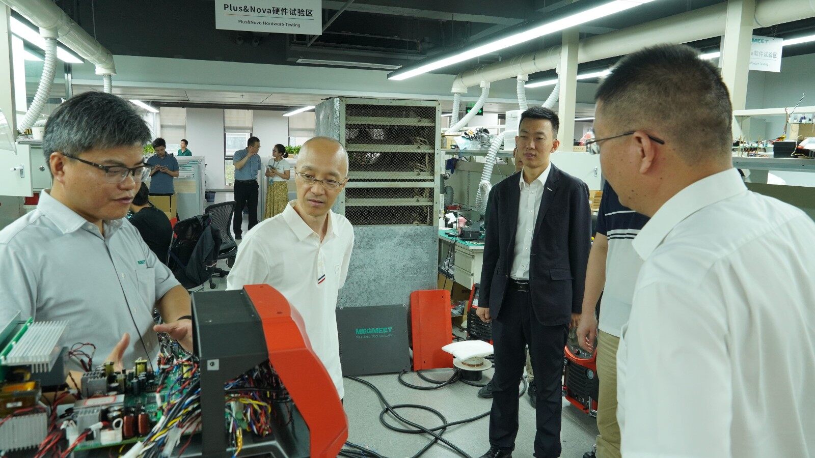 给中建钢构团队介绍焊接技术及工艺.jpg